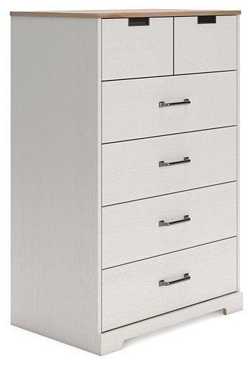 Vaibryn Chest of Drawers image